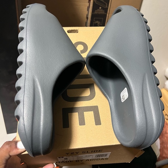 Yeezy slides size 8 Slate Grey - Picture 7 of 11